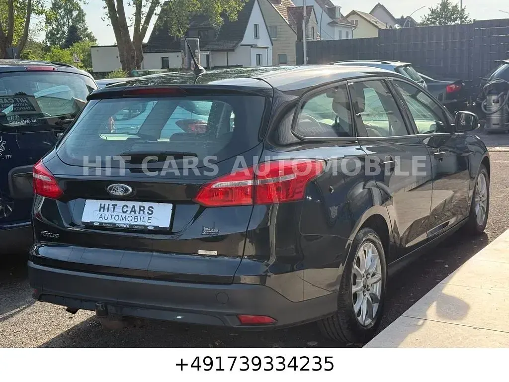 Gebraucht Ford Focus Ambiente 101 PS (74 kW) 2015 Schwarz Limousine