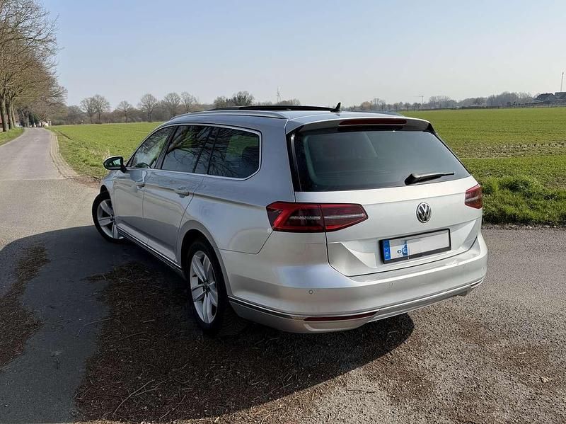Gebraucht VW Passat Highline 150 PS (110 kW) 2017 Grau Kombi