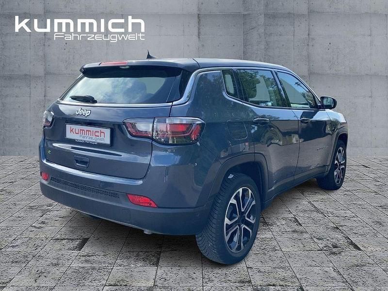 Gebraucht Jeep Compass Altitude 131 PS (96 kW) 2024 Blau SUV