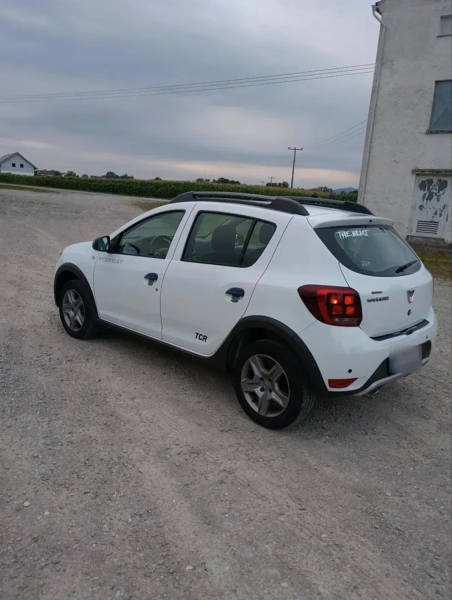 Gebraucht Dacia Sandero 95 PS (69 kW) 2019 Weiß Kleinwagen