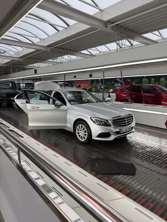 Silber Gebraucht 2017 Mercedes C200 Limousine | 21.600 € (Guter Preis) - Bild 1/4