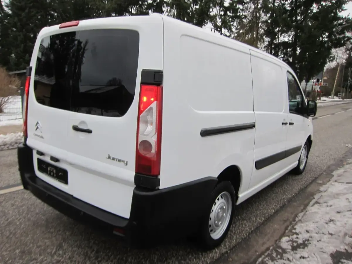 Usado Citroën Jumpy 128 HP (94 kW) 2016 Branco Monovolume