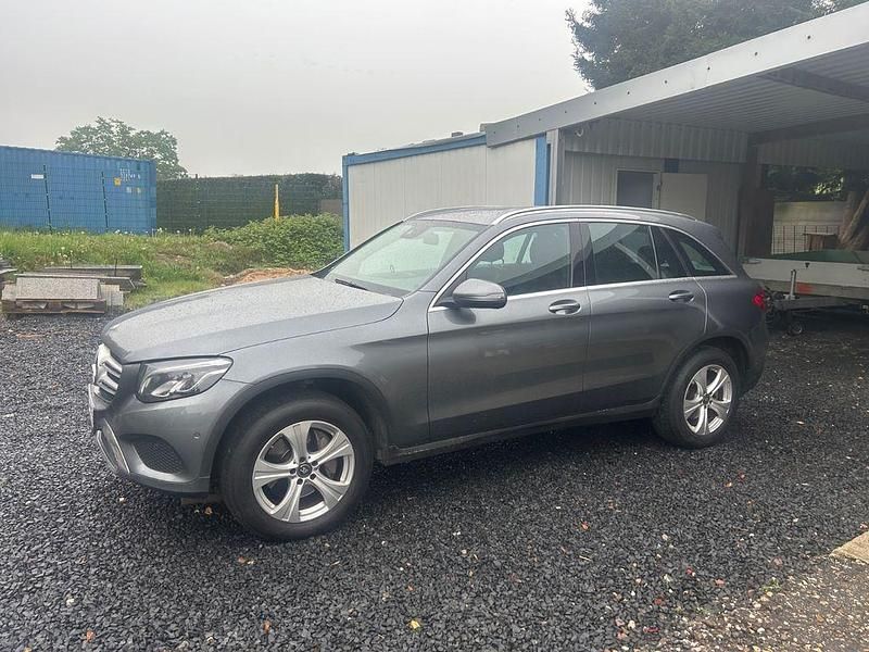 Gebraucht Mercedes GLC250 204 PS (150 kW) 2019 Grau SUV