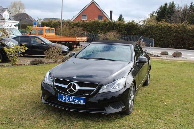 Gebraucht Mercedes E220 170 PS (125 kW) 2015 Schwarz Cabrio