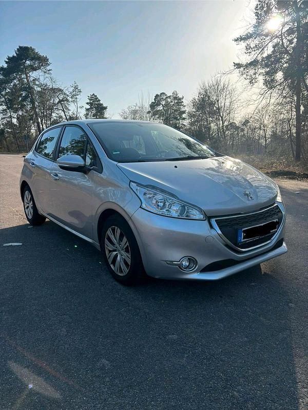 Gebraucht Peugeot 208 82 PS (60 kW) 2014 Grau Kleinwagen