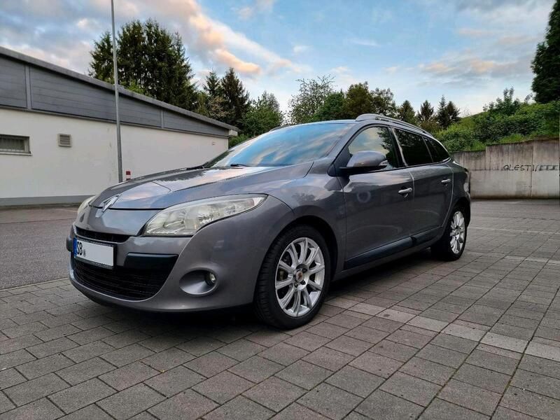 Grau Gebraucht 2009 Renault Mégane GrandTour Kombi | 3.450 € (Fairer Preis) - Bild 1/4