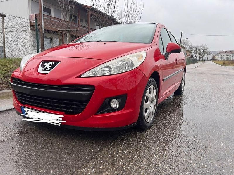Gebraucht Peugeot 207 Urban Move 95 PS (69 kW) 2011 Rot Limousine