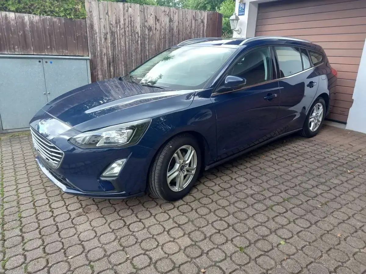 Gebraucht Ford Focus 120 PS (88 kW) 2020 Blazerblau Kombi