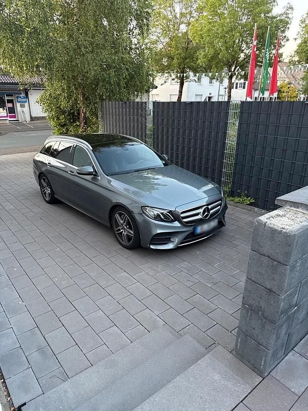 Gebraucht Mercedes E350 AMG line 258 PS (189 kW) 2017 Grau Kombi
