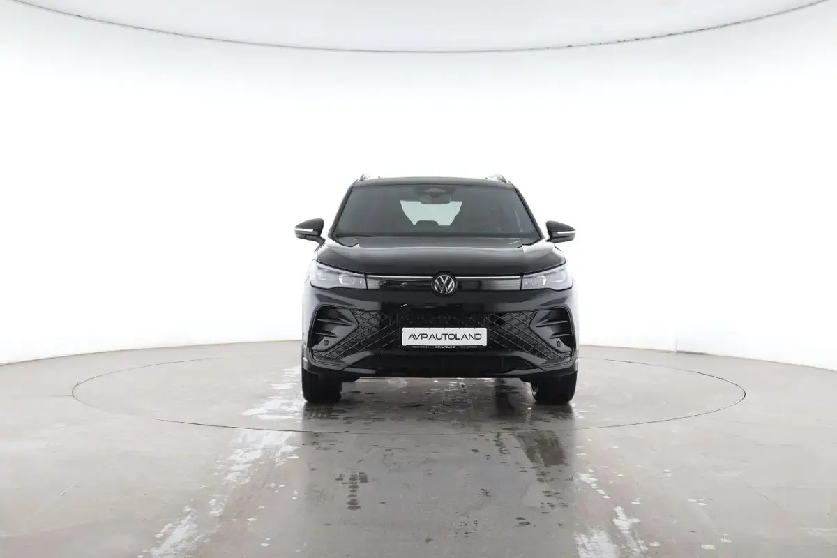 Neu VW Tiguan R-line 150 PS (110 kW) 2026 Grenadillschwarz SUV