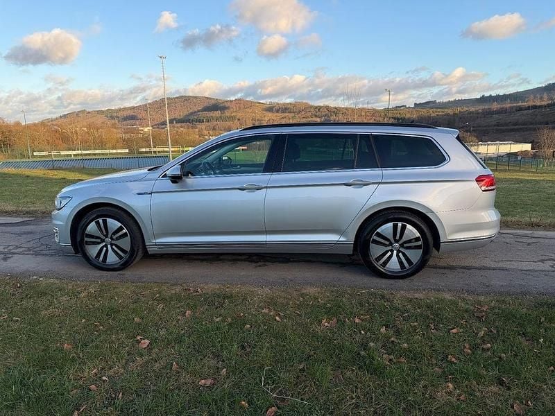 Gebraucht VW Passat GTE 218 PS (160 kW) 2017 Reflexsilber metallic Kombi