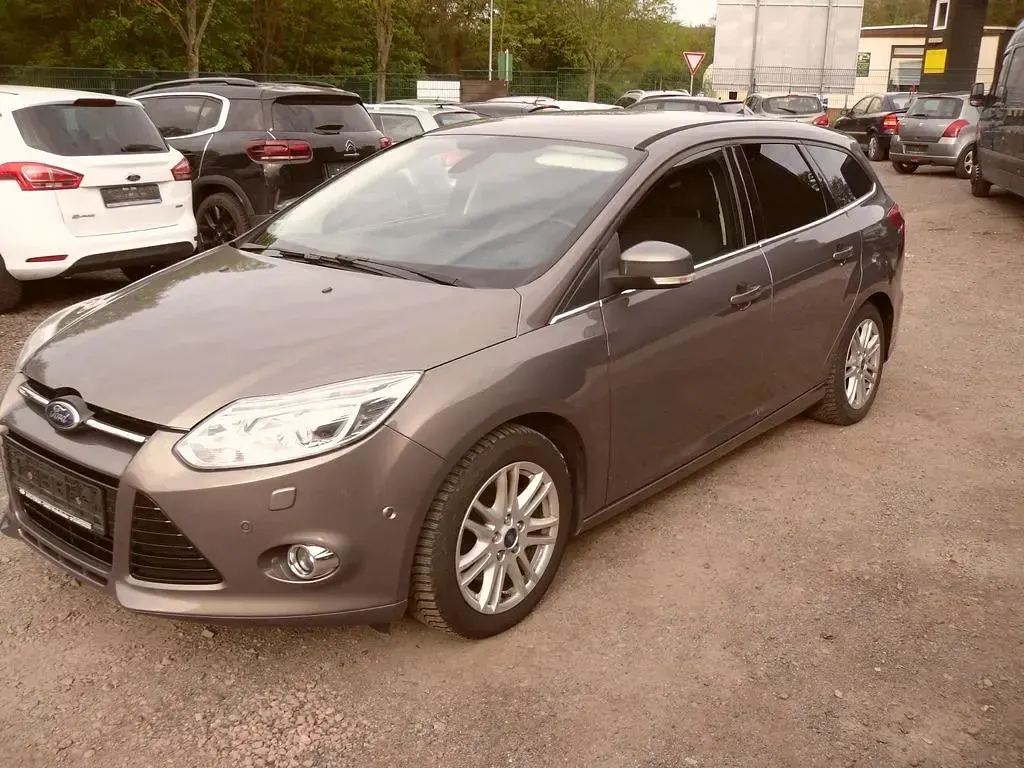 Gebraucht Ford Focus S 150 PS (110 kW) 2013 Braun Limousine