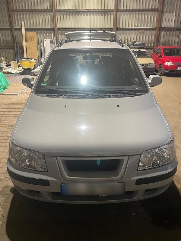 Second-hand Hyundai Matrix 103 CP (75 kW) 2005 Argintiu Monovolum