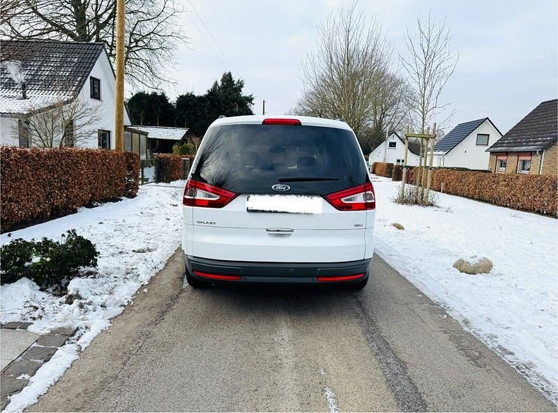 Gebraucht Ford Galaxy Titanium 163 PS (119 kW) 2011 Weiß Van / Kleinbus