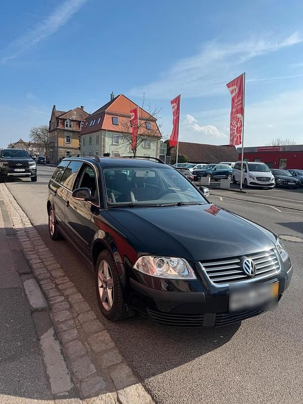 Gebraucht VW Passat 101 PS (74 kW) 2004 Schwarz Kombi