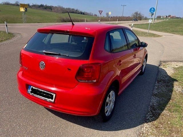 Gebraucht VW Polo 60 PS (44 kW) 2011 Rot Kleinwagen