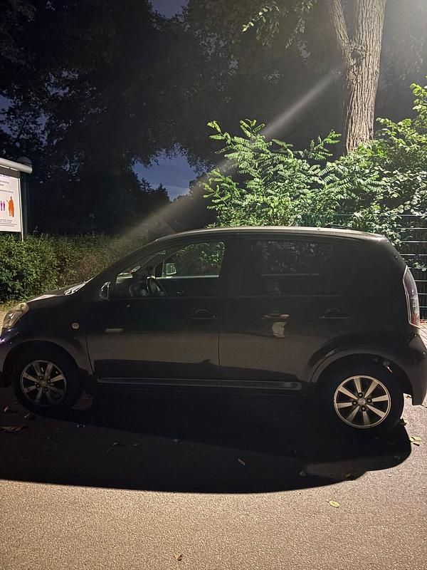 Schwarz Gebraucht 2008 Daihatsu Sirion Kleinwagen | 1.850 € - Bild 1/4