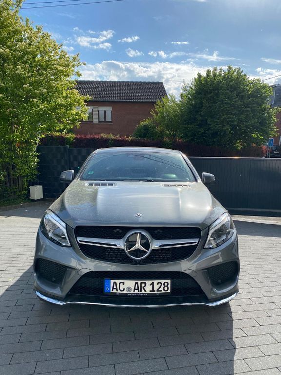 Grau Gebraucht 2019 Mercedes GLE350 AMG SUV | 42.900 € (Guter Preis) - Bild 1/4