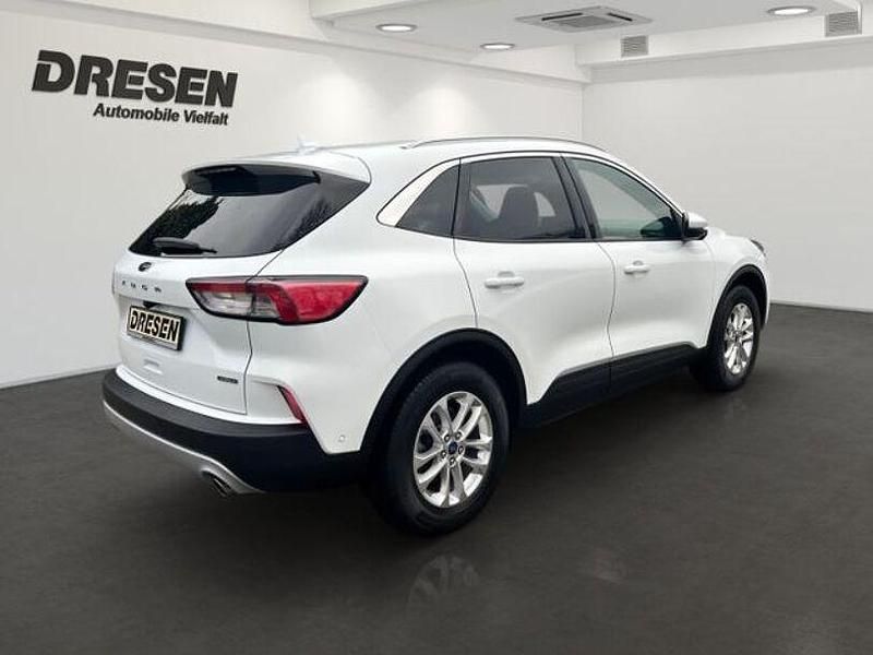 Gebraucht Ford Kuga Titanium 224 PS (164 kW) 2022 Frozen white SUV