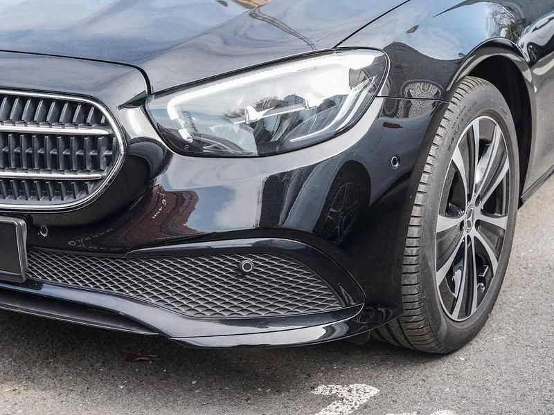 Gebraucht Mercedes E300 Avantgarde 211 PS (155 kW) 2022 Schwarz Limousine