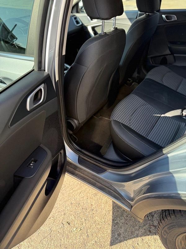 Gebraucht Kia Ceed 160 PS (117 kW) 2022 Silber Kleinwagen