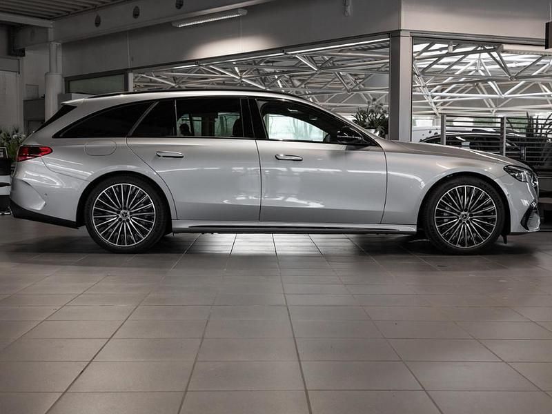 Gebraucht Mercedes E300 AMG 313 PS (230 kW) 2026 Silber Kombi
