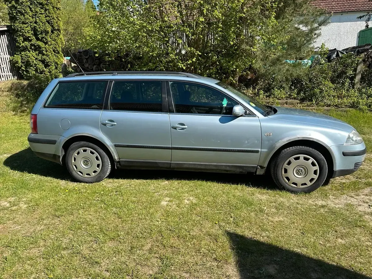 Gebraucht VW Passat 101 PS (74 kW) 2002 Silber Kombi