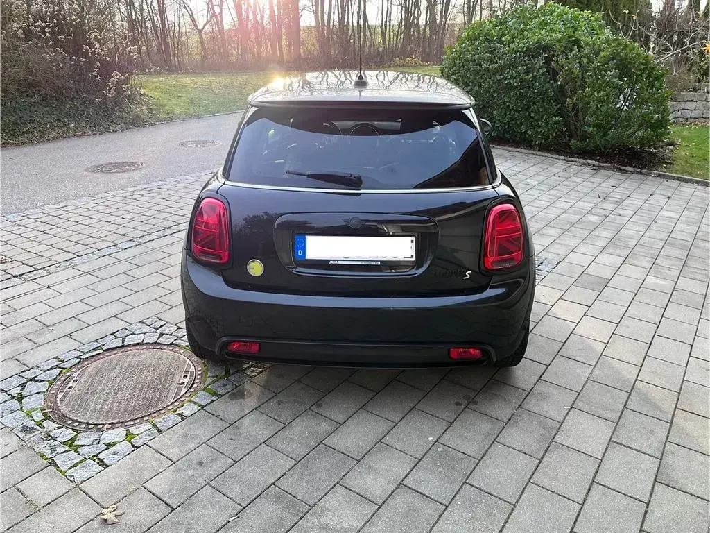 Gebraucht Mini Cooper SE 135 kW (184 PS) 2023 Schwarz Kleinwagen