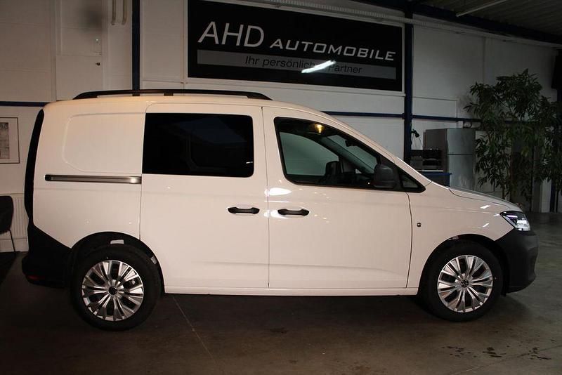Neu VW Caddy 122 PS (89 kW) 2026 Candyweiß uni Van / Kleinbus