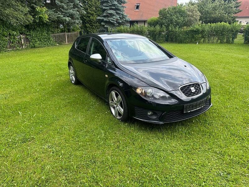 Schwarz Gebraucht 2012 Seat Leon FR Limousine | 8.499 € (Superpreis) - Bild 1/4