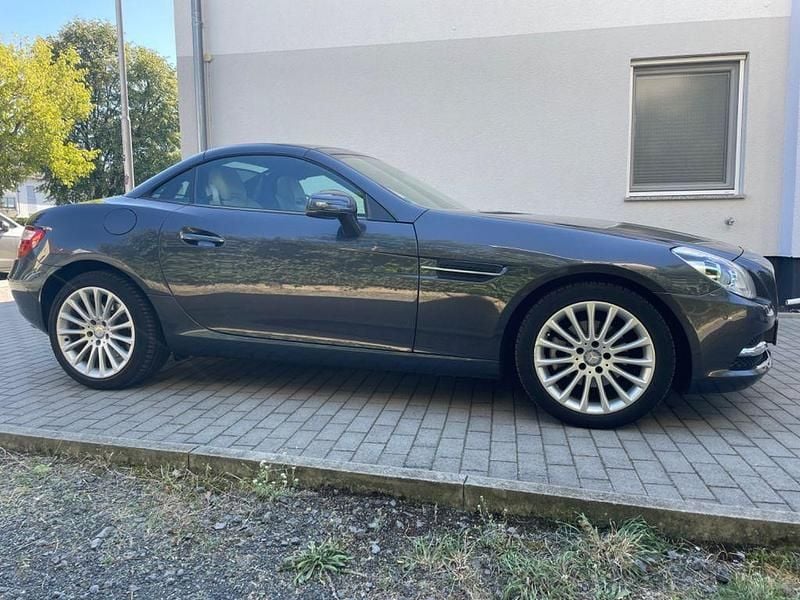 Grau Gebraucht 2014 Mercedes SLK200 Cabrio | 15.500 € (Fairer Preis) - Bild 1/4