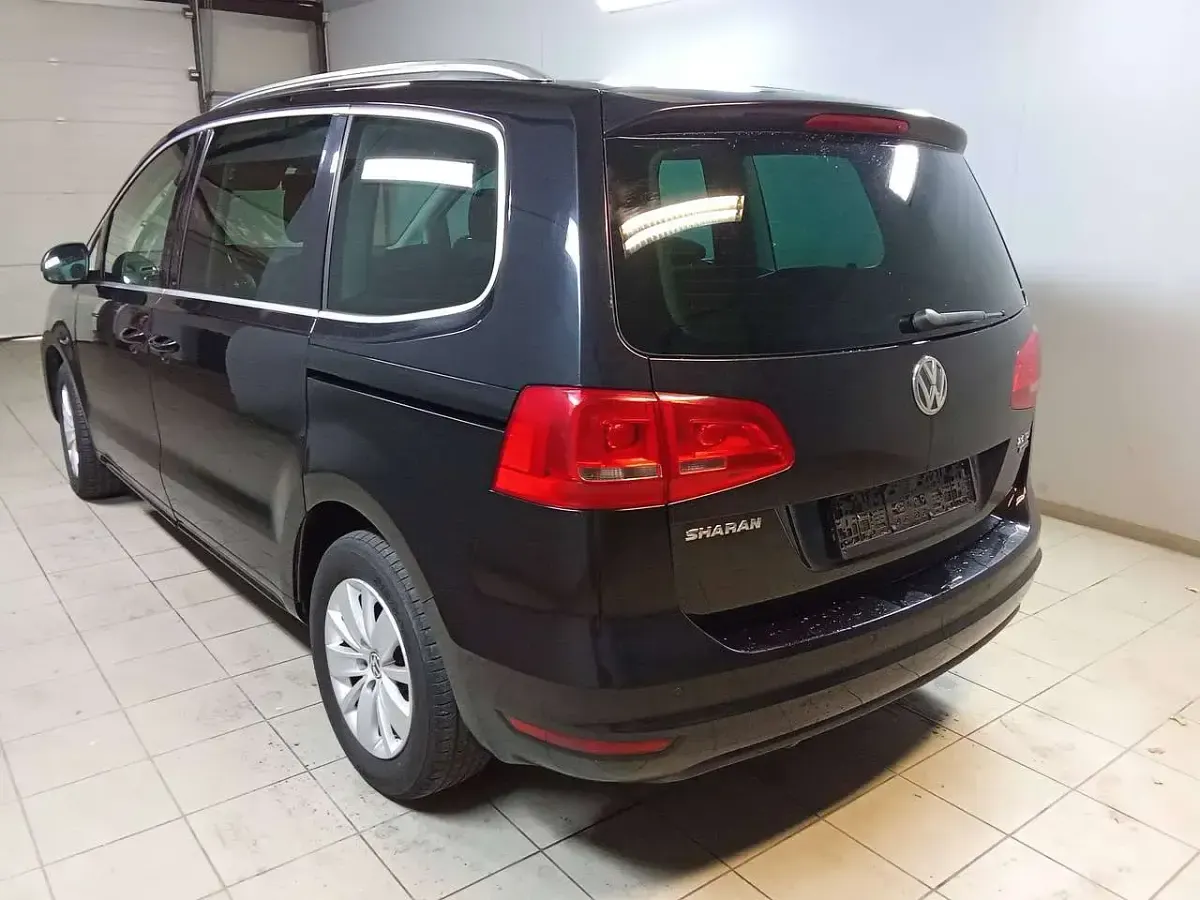Gebraucht VW Sharan Comfortline 140 PS (102 kW) 2013 Deep black perleffekt Van / Kleinbus