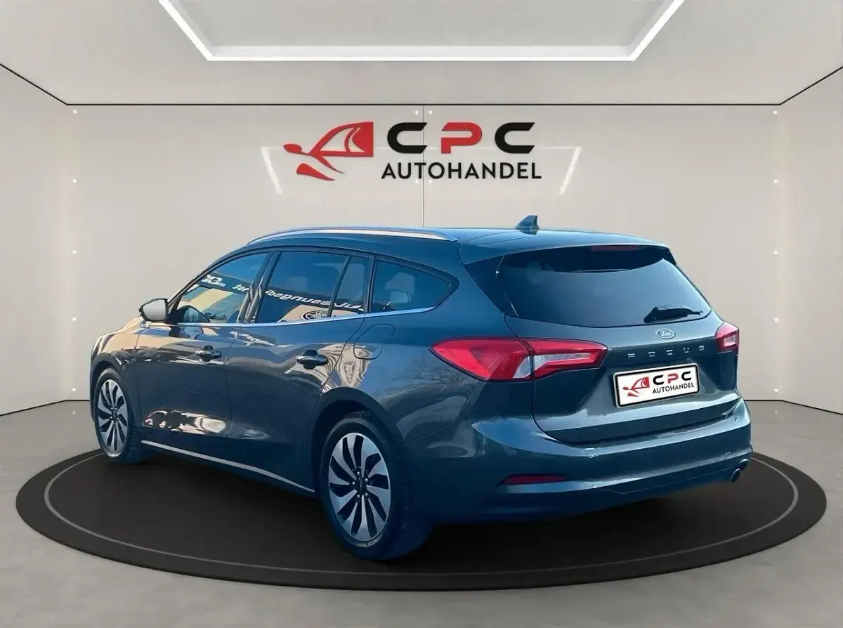 Used Ford Focus Cool & Connect 150 HP (110 kW) 2019 Grey Estate