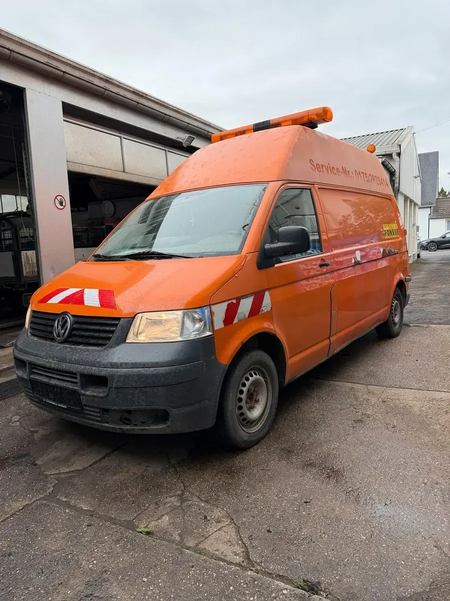 Używany VW Transporter 174 KM (127 kW) 2009 Pomarańczowy Van
