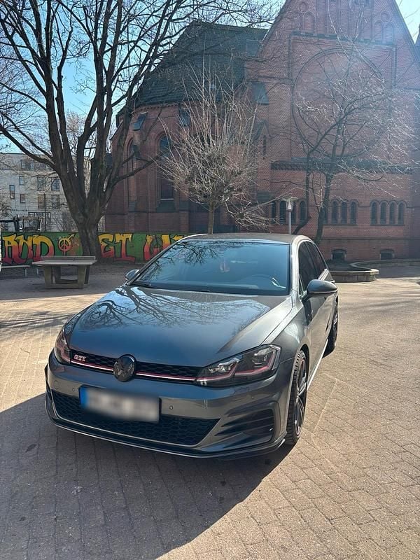 Gebraucht VW Golf VII GTI 300 PS (220 kW) 2018 Grau Kleinwagen