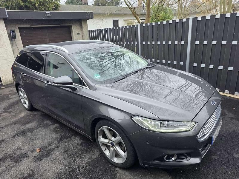 Gebraucht Ford Mondeo Titanium 179 PS (131 kW) 2016 Grau Kombi