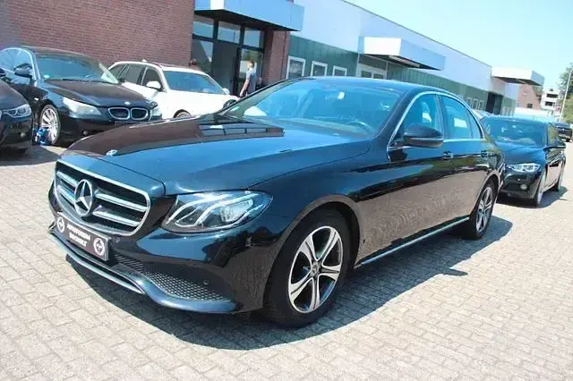 Gebraucht Mercedes E200 Avantgarde 160 PS (117 kW) 2019 Schwarz Limousine