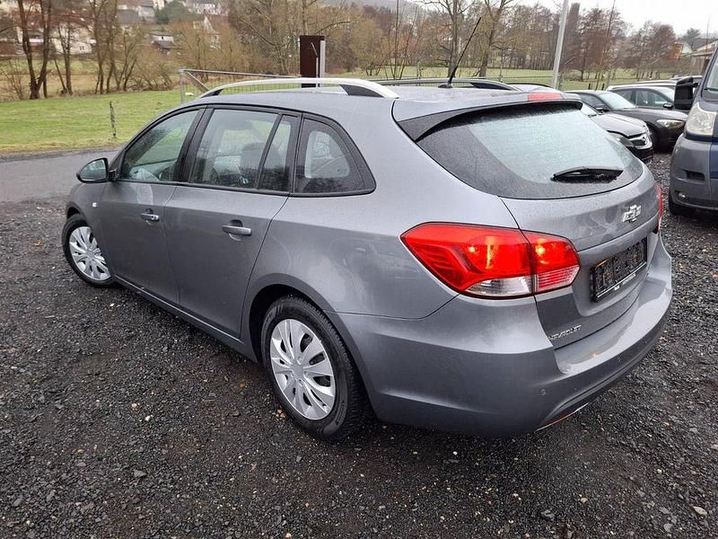 Gebraucht Chevrolet Cruze LT 124 PS (91 kW) 2012 Grau Kombi