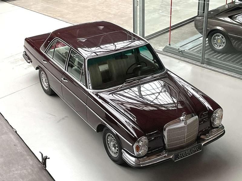 Maronrot Gebraucht 1972 Mercedes W108 SE Limousine | 27.900 € - Bild 1/4