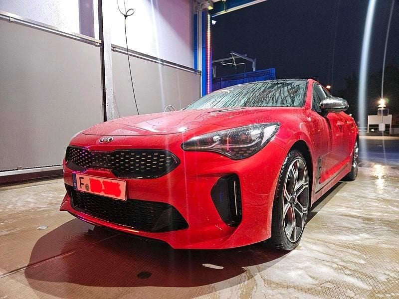 Rot Gebraucht 2019 Kia Stinger Kleinwagen | 27.999 € (Etwas zu teuer) - Bild 1/2