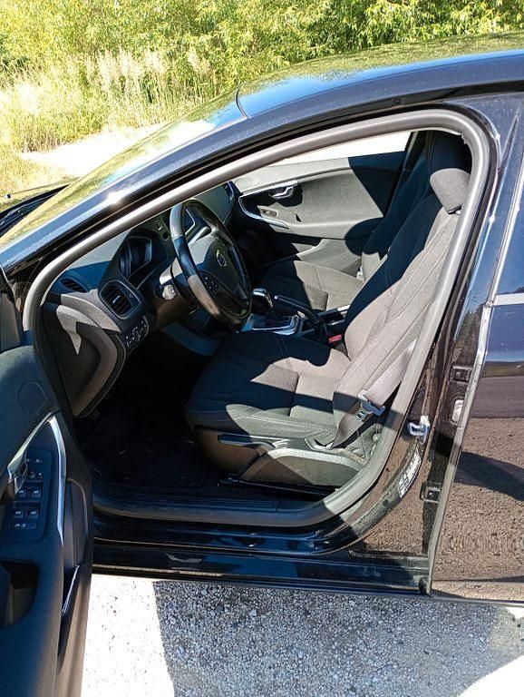 Gebraucht Volvo V40 Linje You! 122 PS (89 kW) 2015 Schwarz Kombi