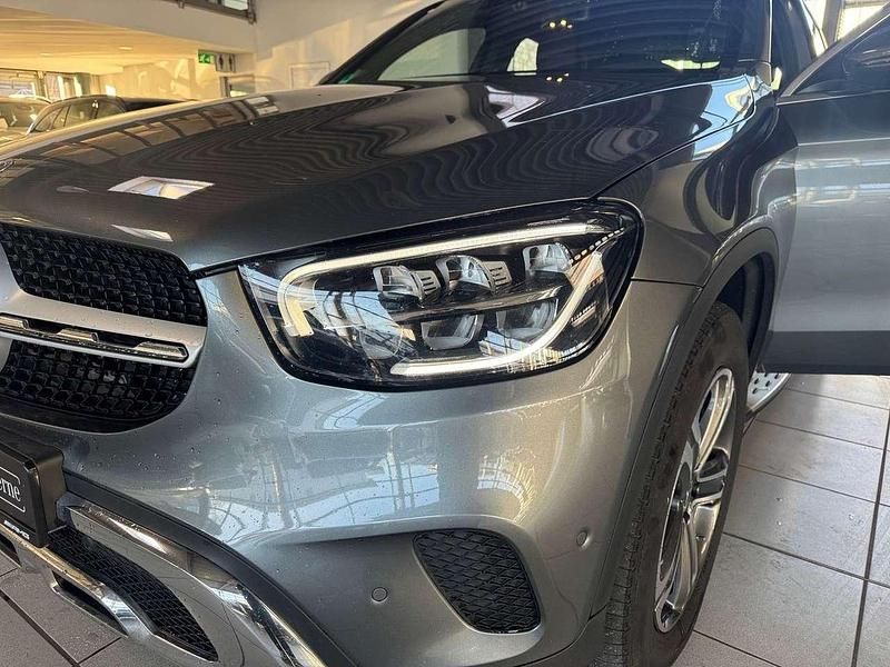 Gebraucht Mercedes GLC300e 194 PS (142 kW) 2022 Grau Coupé
