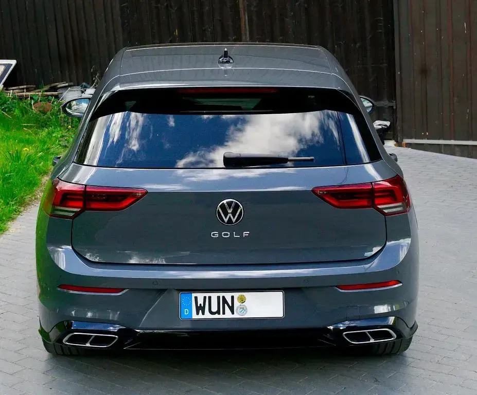 Gebraucht VW Golf VIII R-line 150 PS (110 kW) 2022 Grau Limousine