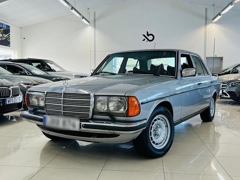 Gebraucht Mercedes E280 1977 Grau Limousine