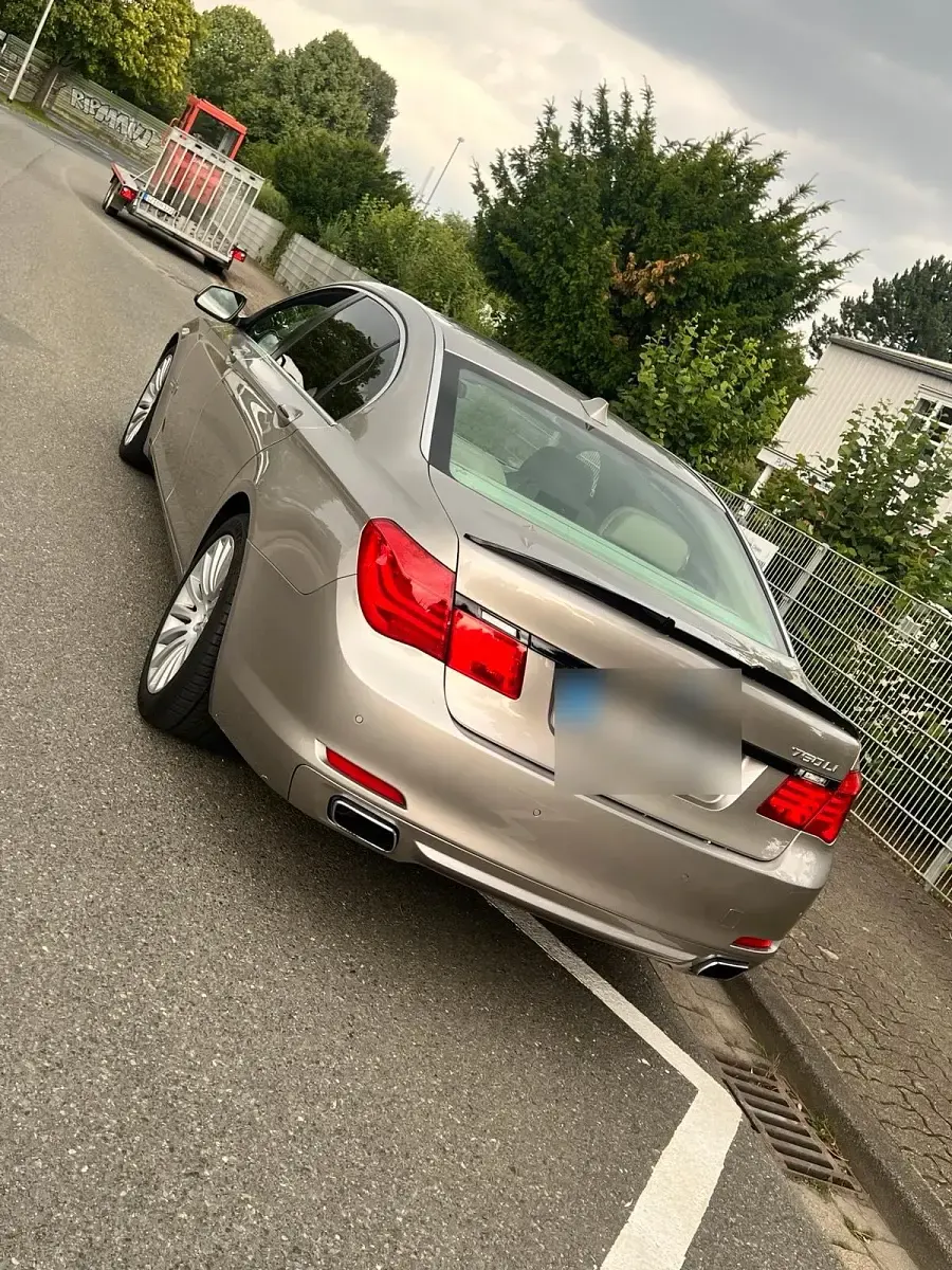 Używany BMW 750L 405 KM (297 kW) 2008 Srebrny Sedan/Limuzyna