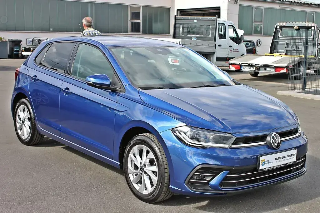 Gebraucht VW Polo Style 100 PS (73 kW) 2022 Blau Kleinwagen