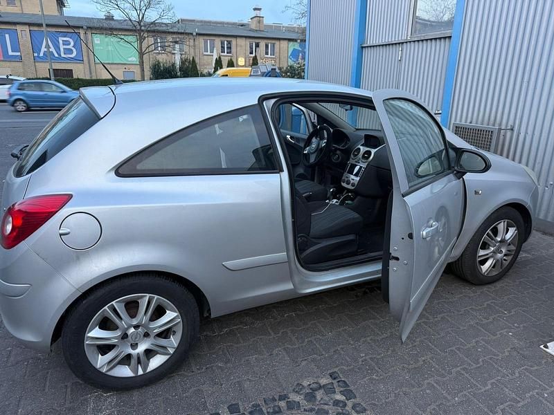 Używany Opel Corsa 80 KM (58 kW) 2007 Szary Hatchback