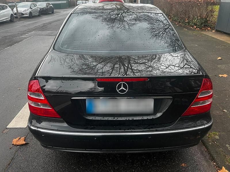 Gebraucht Mercedes E220 150 PS (110 kW) 2005 Limousine
