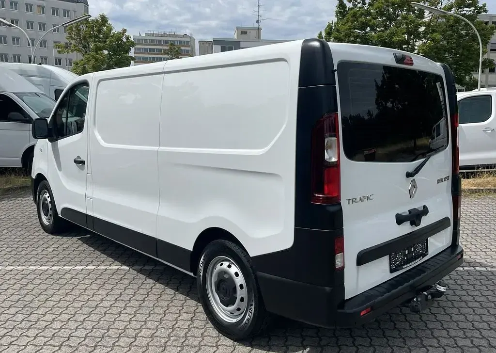 Gebraucht Renault Trafic 145 PS (106 kW) 2021 Weiß Van / Kleinbus