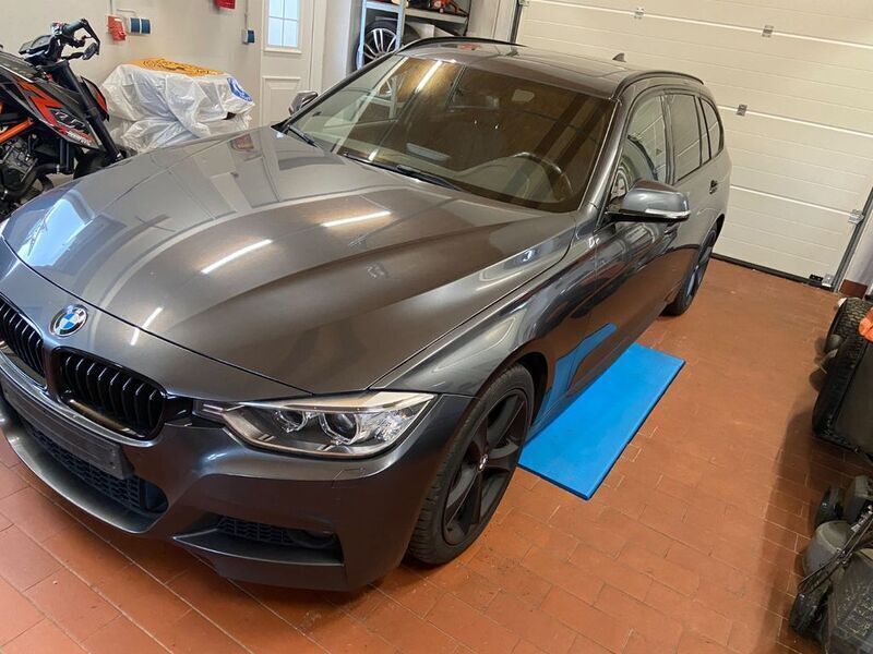 Grau Gebraucht 2013 BMW 320 M Sport Kombi | 12.500 € (Fairer Preis) - Bild 1/4